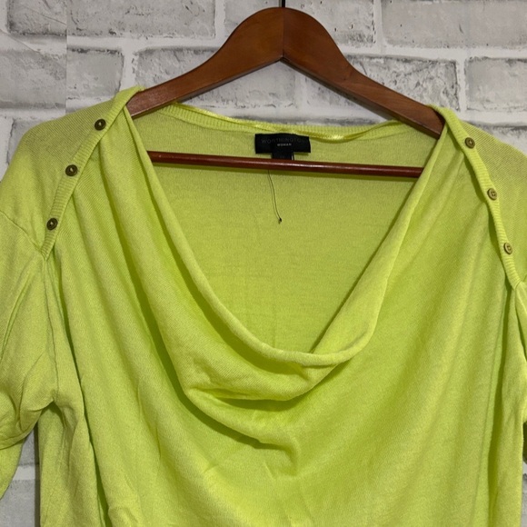 Worthington Chartreuse Blouse with Button Accents, size 2X - Picture 6 of 8